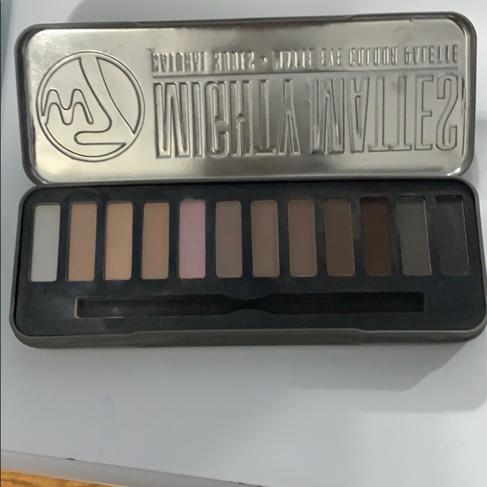 Eye shadow - Picture 2 of 2